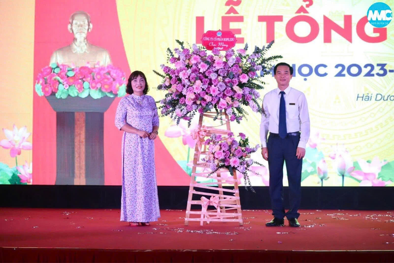 Nhấn để phóng to